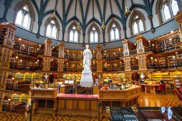 La Bibliothèque du Parlement